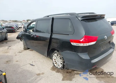 2012 Toyota Sienna Xle V6 8 Passenger z USA, uszkodzony, nr VIN 5TDYK3DC8CS196614